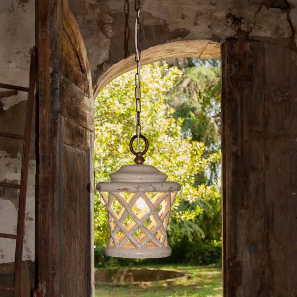 mediterran rusztikus attort buras lyukacsos lampa fuggesztek mennyezeti lampa vintage country feher rusztikus vintage keramia rez felujitas terasz stilusos imas lameridiana pajta.jpg